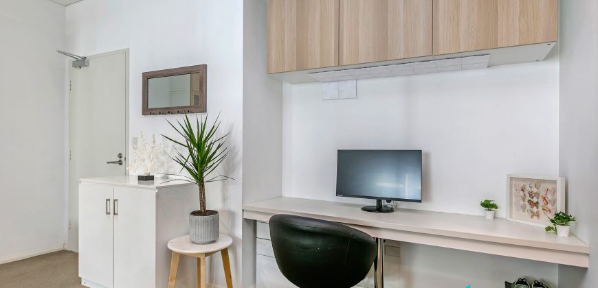 Spacious 2 Bedroom with Study Apartment at Convenient Location