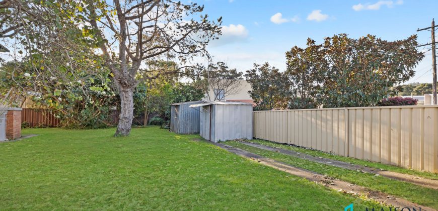 Beautiful Rustic 2 Bedroom house with plenty of space.  *The parking and Entrance is from Brothers st *