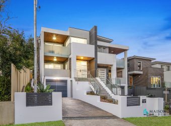 Modern North Facing Duplex, Double Brick & Concrete Slabs, Expansive Tri Level Design