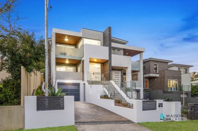 Modern North Facing Duplex, Double Brick & Concrete Slabs, Expansive Tri Level Design