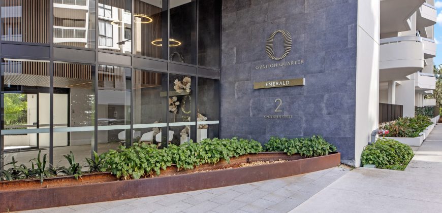 Stylish Two-Bedroom with Panoramic Green Lush & CBD Views