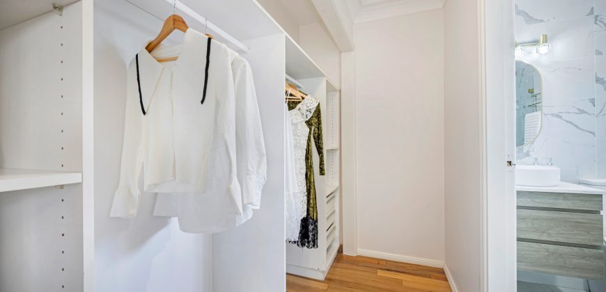 Tastefully Renovated Duplex Like Townhouse, Carlingford High Catchment