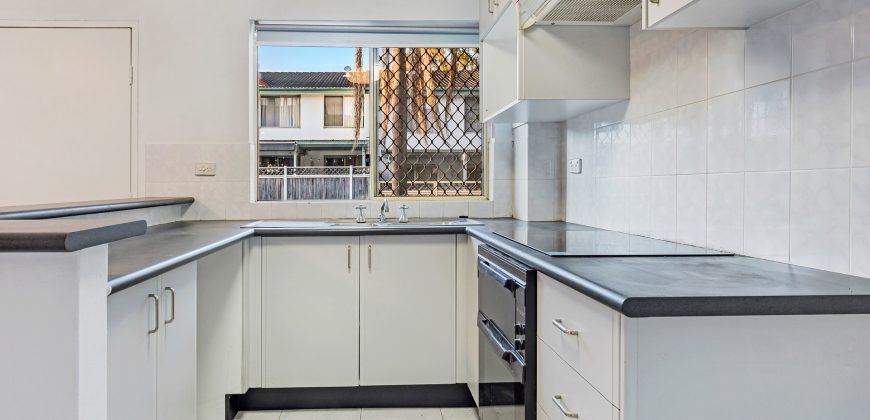 Spacious 3-Bedroom Townhouse in Prime Dundas Location