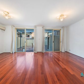 Spacious 3-Bedroom Townhouse in Prime Dundas Location