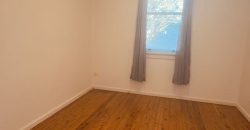 Beautiful 2 Bedroom Timber Floor Family Home !