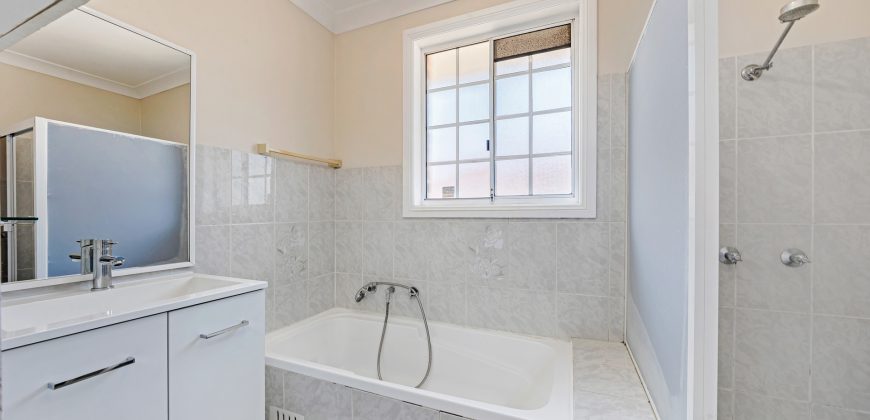 Spacious Villa in a Convenient Location!