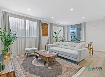 Immaculate Modern Apartment, Great Natural Light and Lift Access Immaculate Modern Apartment, Great Natural Light and Lift Access