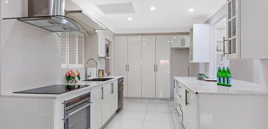Lovely Family Home, Quiet Corner Position, Close to Waterfront and Park