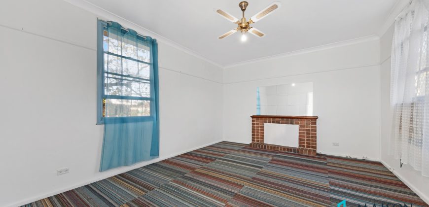 Beautiful Rustic 2 Bedroom house with plenty of space.  *The parking and Entrance is from Brothers st *