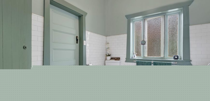 Sold By Andrew & Kelly of “Maison Bridge Property”