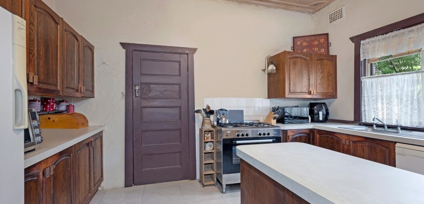 Sold By Andrew & Kelly of “Maison Bridge Property”