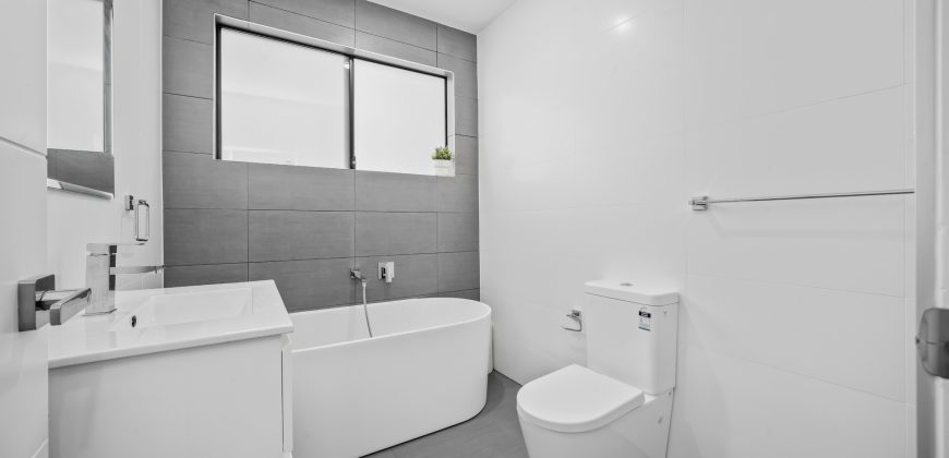 Sold By Sandy & William of “Maison Bridge Property” Sold By Sandy & William of “Maison Bridge Property”