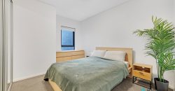 Modern Convenience, Quiet & Comfy Riverside Living
