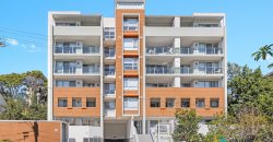 Top-Floor Apartment with Bright Interiors and Scenic District Views Top-Floor Apartment with Bright Interiors and Scenic District Views