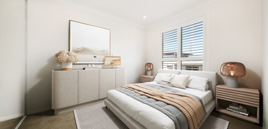 Top-Floor Apartment with Bright Interiors and Scenic District Views Top-Floor Apartment with Bright Interiors and Scenic District Views