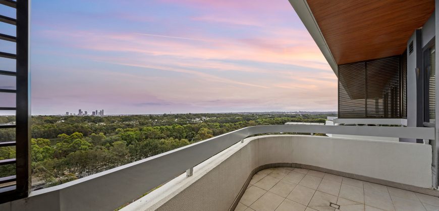 Stylish Two-Bedroom with Panoramic Green Lush & CBD Views
