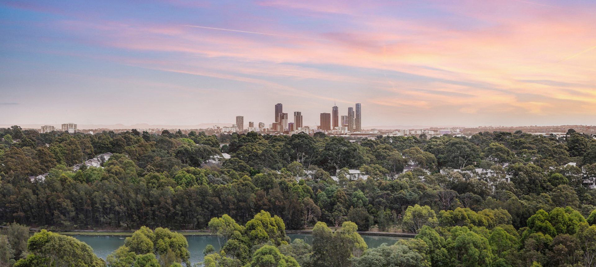 Stylish Two-Bedroom with Panoramic Green Lush & CBD Views