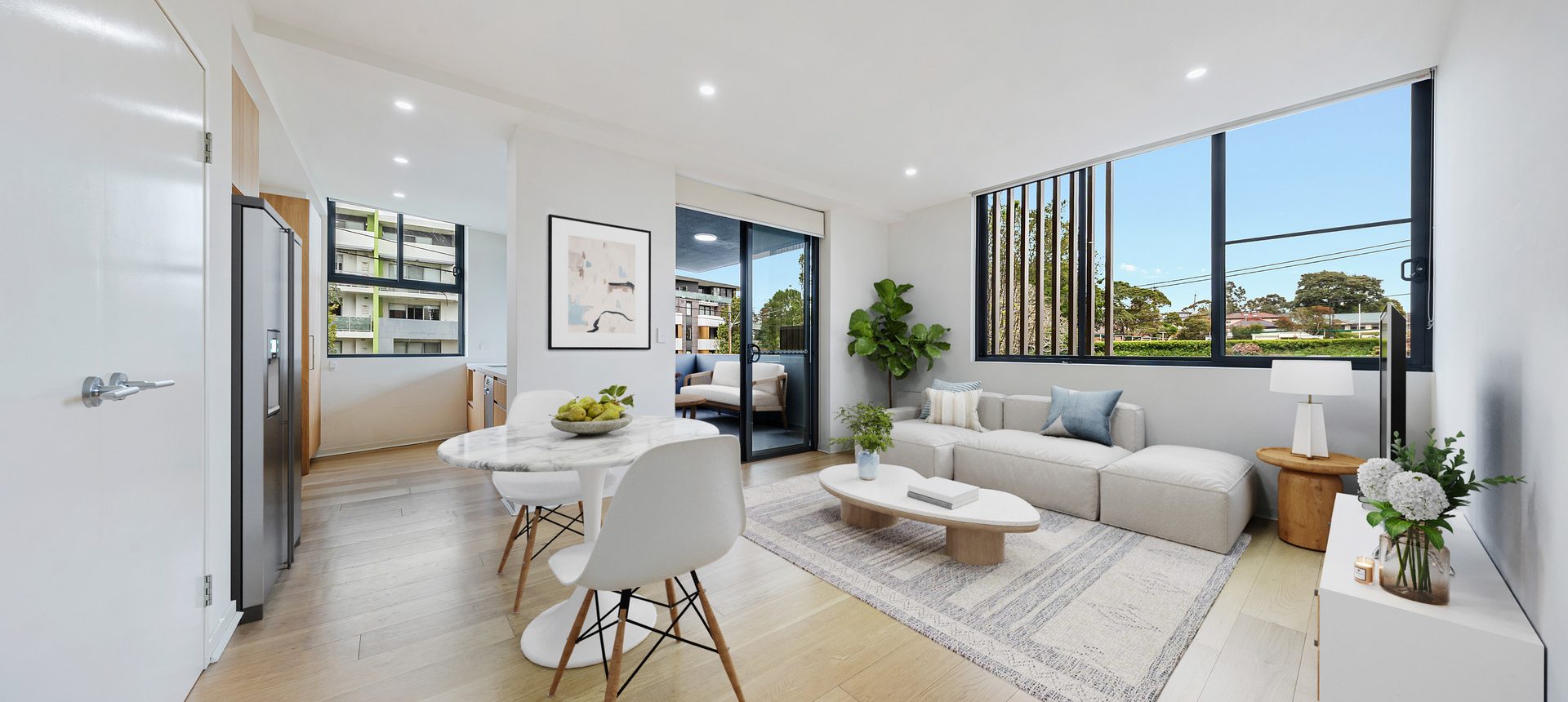 Sunlit Corner Apartment in a Peaceful yet Convenient Hornsby Location