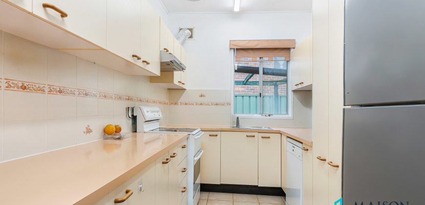 Spacious 4-Bed Family Home in a Quiet and Convenient Location Spacious 4-Bed Family Home in a Quiet and Convenient Location