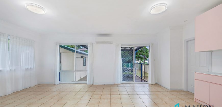 Spacious 4-Bed Family Home in a Quiet and Convenient Location Spacious 4-Bed Family Home in a Quiet and Convenient Location