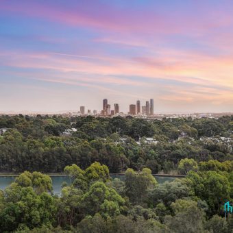 Stylish Two-Bedroom with Panoramic Green Lush & CBD Views