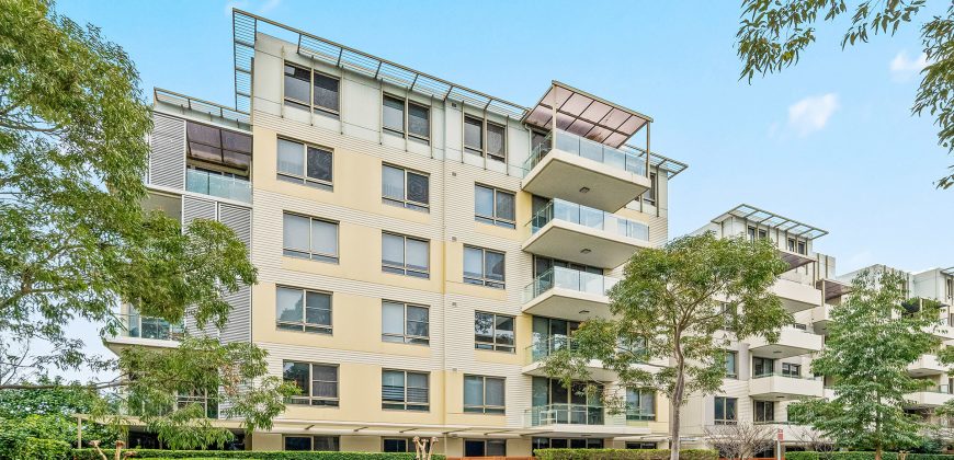 Modern 2-Bedroom Apartment with District Views in a Peaceful Setting