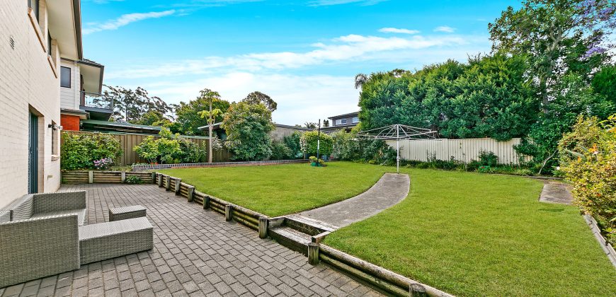 Expansive Family Residence, Premium Locale