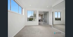 Top-Floor Apartment with Bright Interiors and Scenic District Views