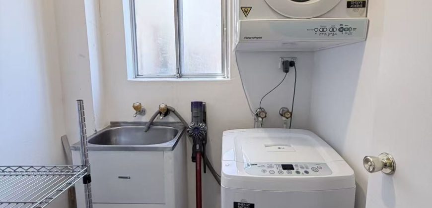Modern Renovated 2-Bedroom Unit with Lock Up Garage – Furnished Option Available