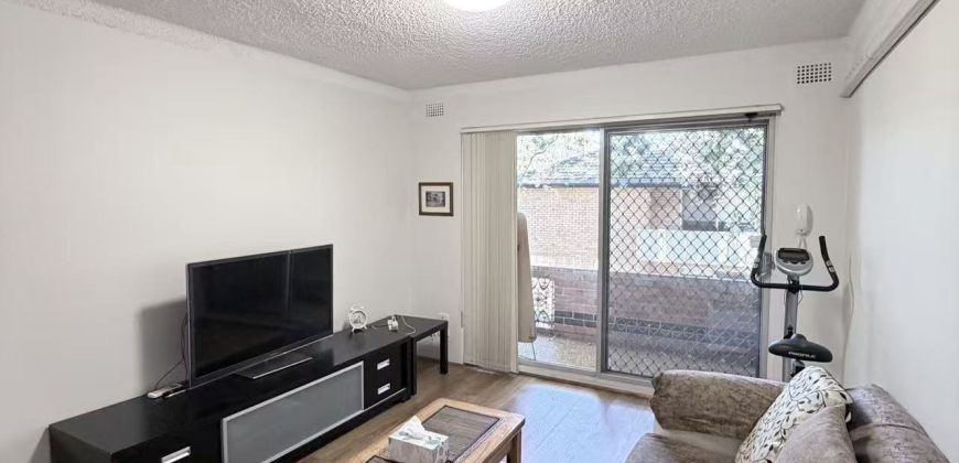 Modern Renovated 2-Bedroom Unit with Lock Up Garage – Furnished Option Available