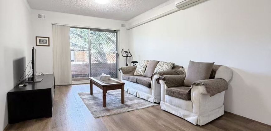 Modern Renovated 2-Bedroom Unit with Lock Up Garage – Furnished Option Available