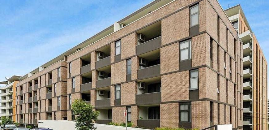 Modern 1 Bedroom Apartment In Prime Parramatta Location (Entrance at Baludarri Dr)