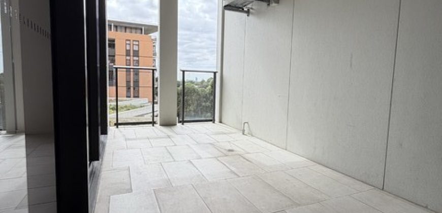 Modern 1 Bedroom Apartment In Prime Parramatta Location (Entrance at Baludarri Dr)