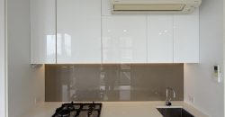 Modern 1 Bedroom Apartment In Prime Parramatta Location (Entrance at Baludarri Dr)