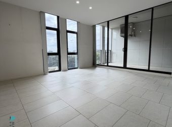 Modern 1 Bedroom Apartment In Prime Parramatta Location (Entrance at Baludarri Dr)