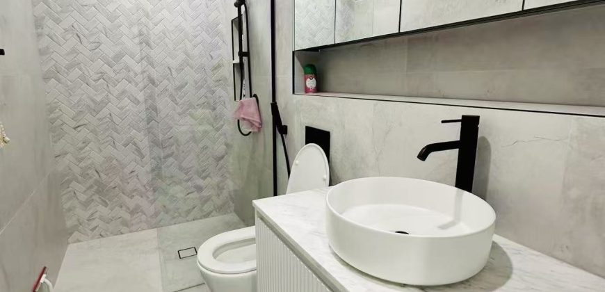Carlingford New Renovated Master Room With Separate Access & Privacy