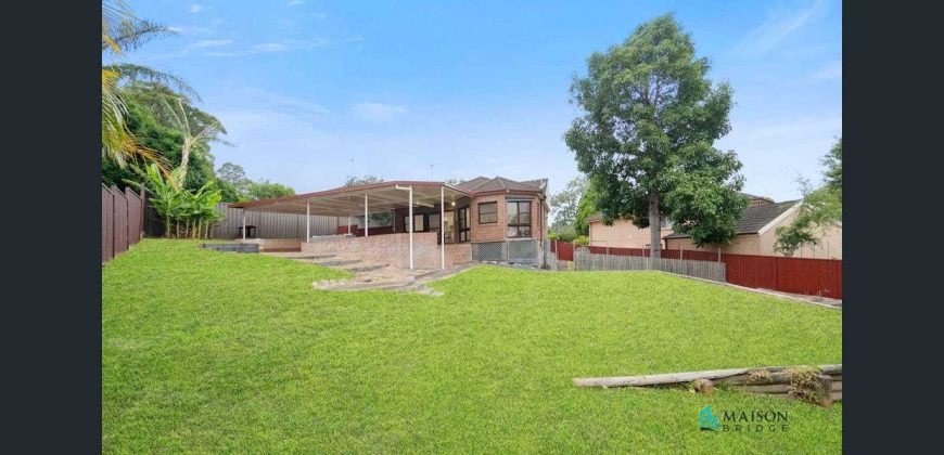 Spacious Family Home with Double Parking in Quiet Cul-de-Sac