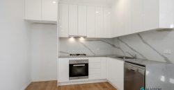 Top-Floor Apartment with Bright Interiors and Scenic District Views