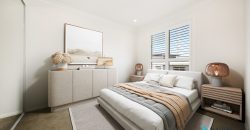 Top-Floor Apartment with Bright Interiors and Scenic District Views