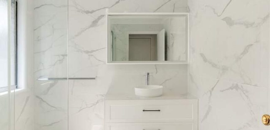 5 Bedrooms House in Heart of West Ryde