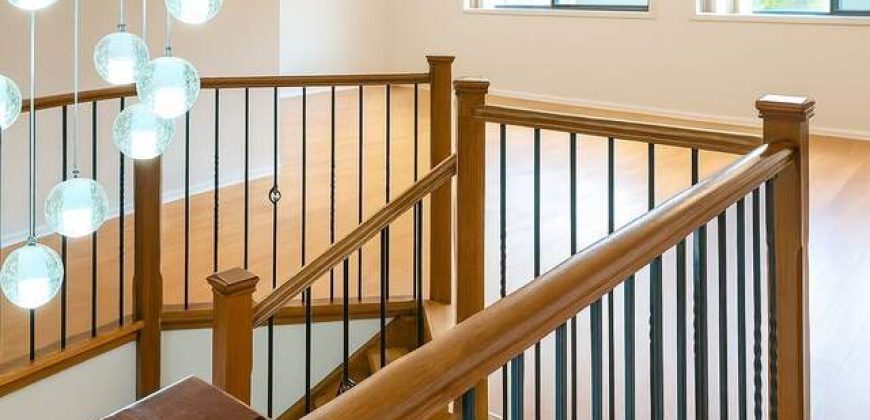 5 Bedrooms House in Heart of West Ryde