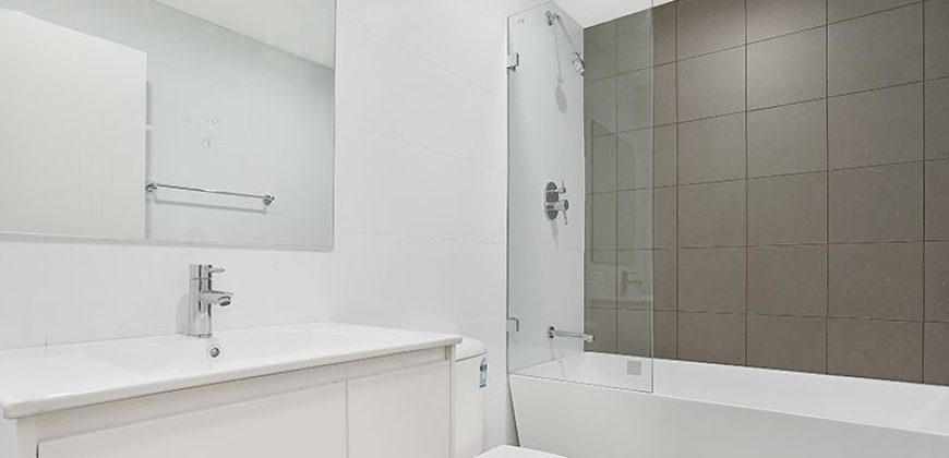 Convenient Location 3 Bedrooms Apartment