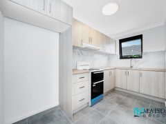 EXCEPTIONAL 2 BEDROOM FULLY RENOVATED UNIT IN HEART OF MERRYLANDS