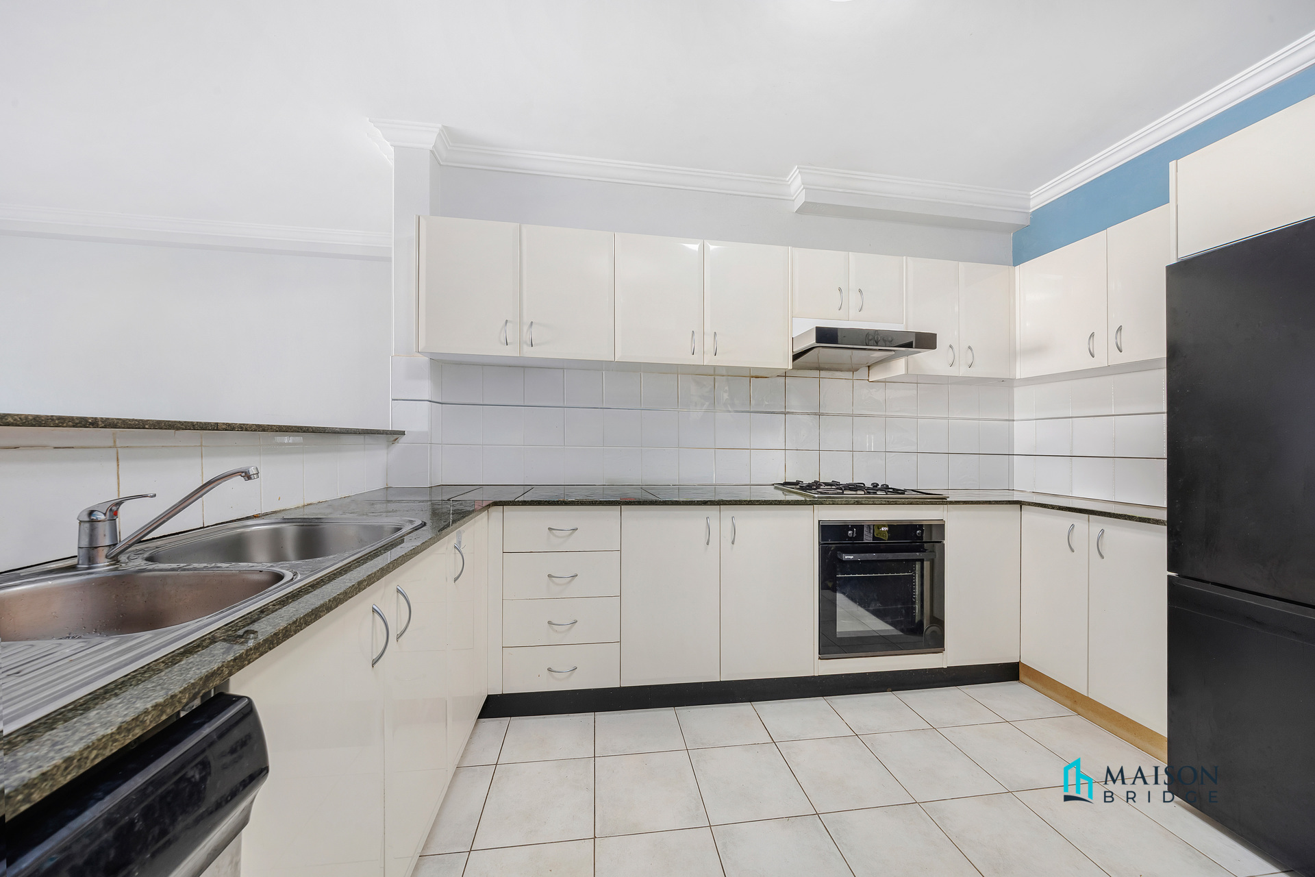 Sold by Sandy Shi “Maison Bridge Property”