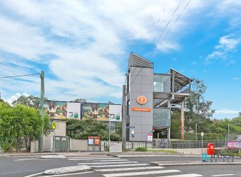 Modern Apartment with Strong Rental Appeal in Prime Riverside Location