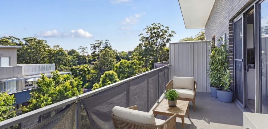 Spacious and Bright North Facing Corner Apartment in a Prime Location