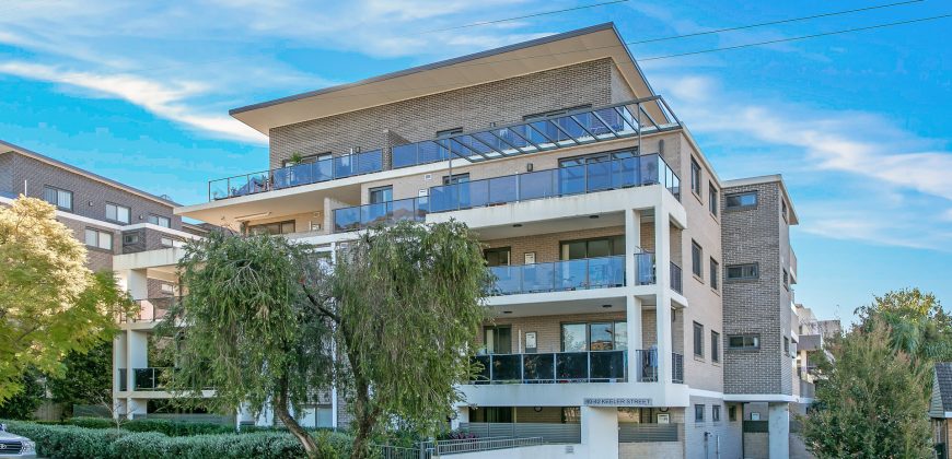 Spacious and Bright North Facing Corner Apartment in a Prime Location