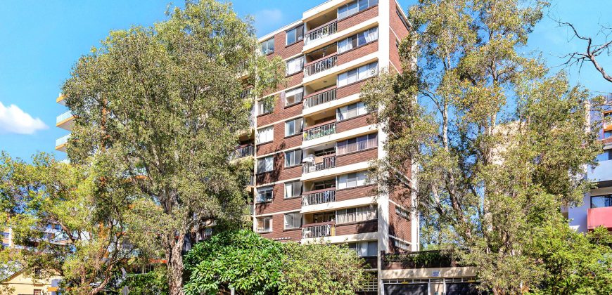 Spacious CBD Unit with Ultimate Convenience