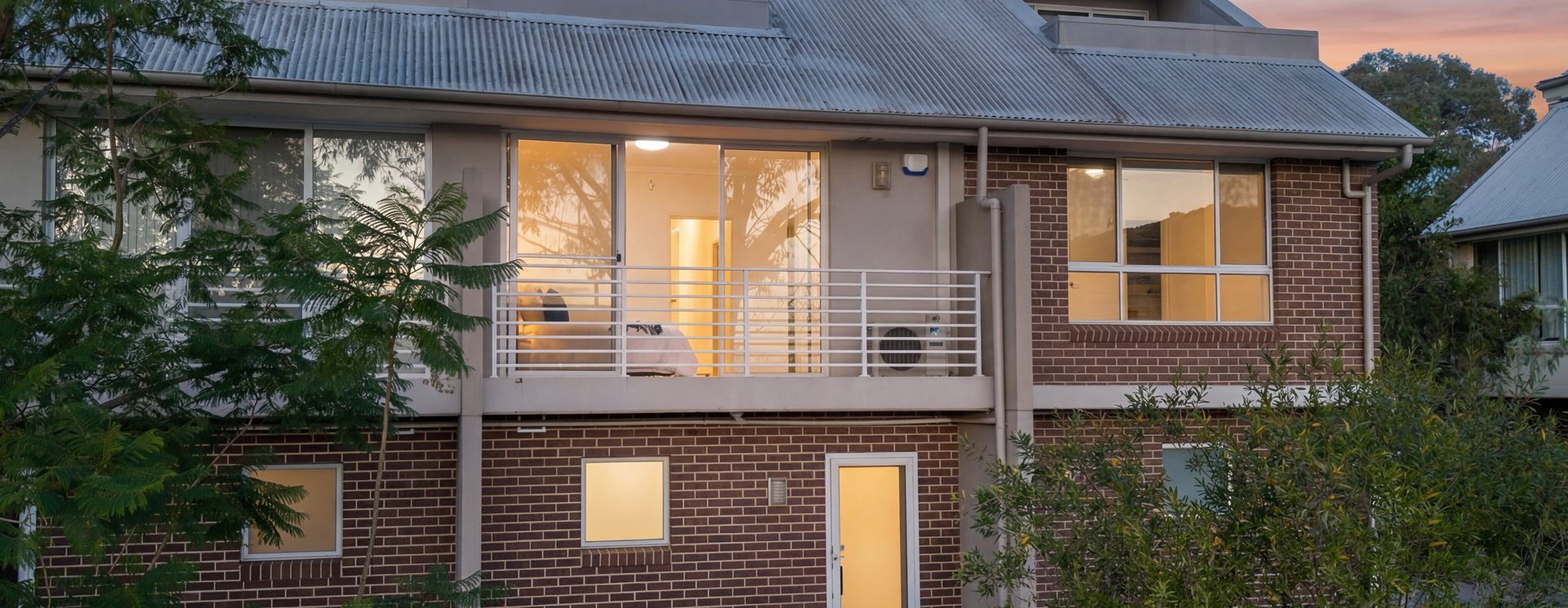 Impressive Family Townhouse, Bordering Eastwood