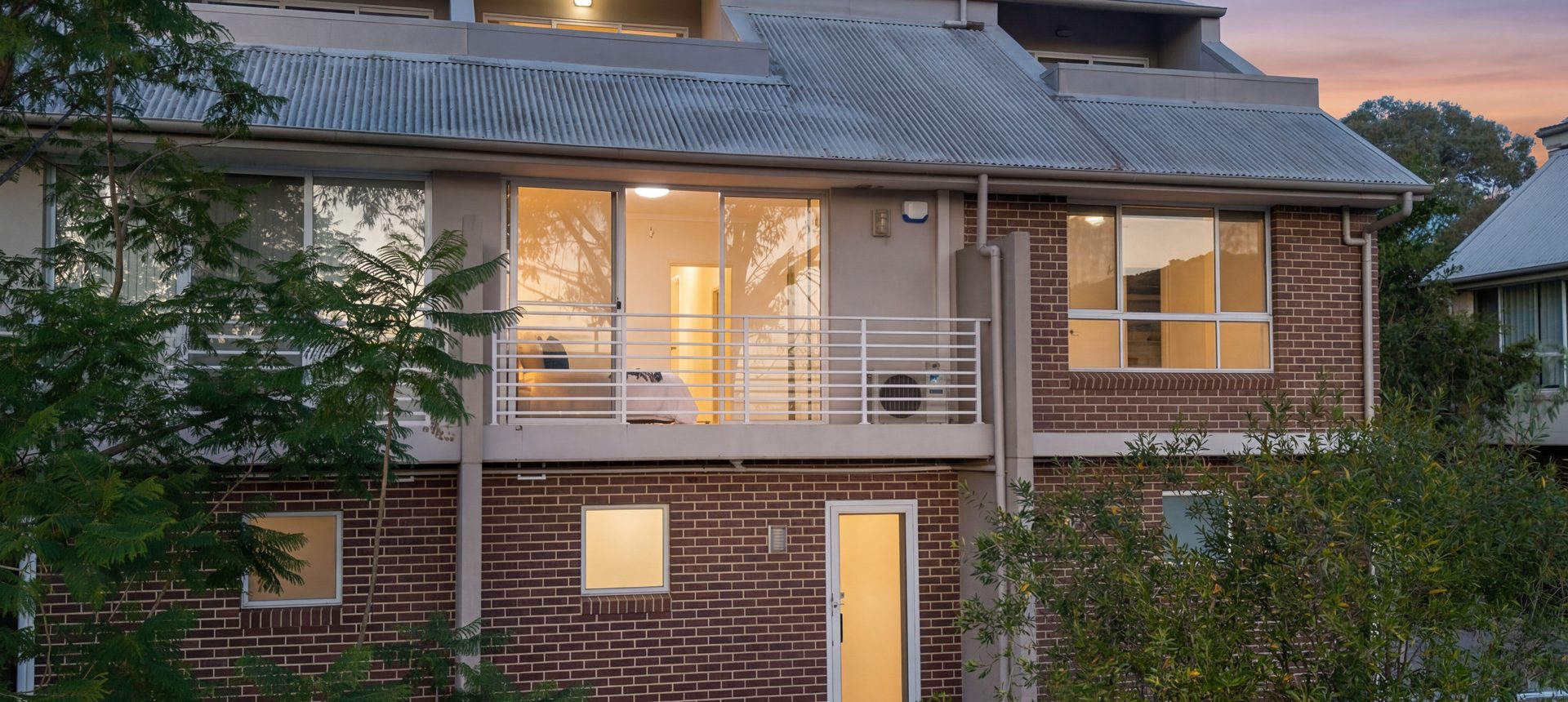 Impressive Family Townhouse, Bordering Eastwood